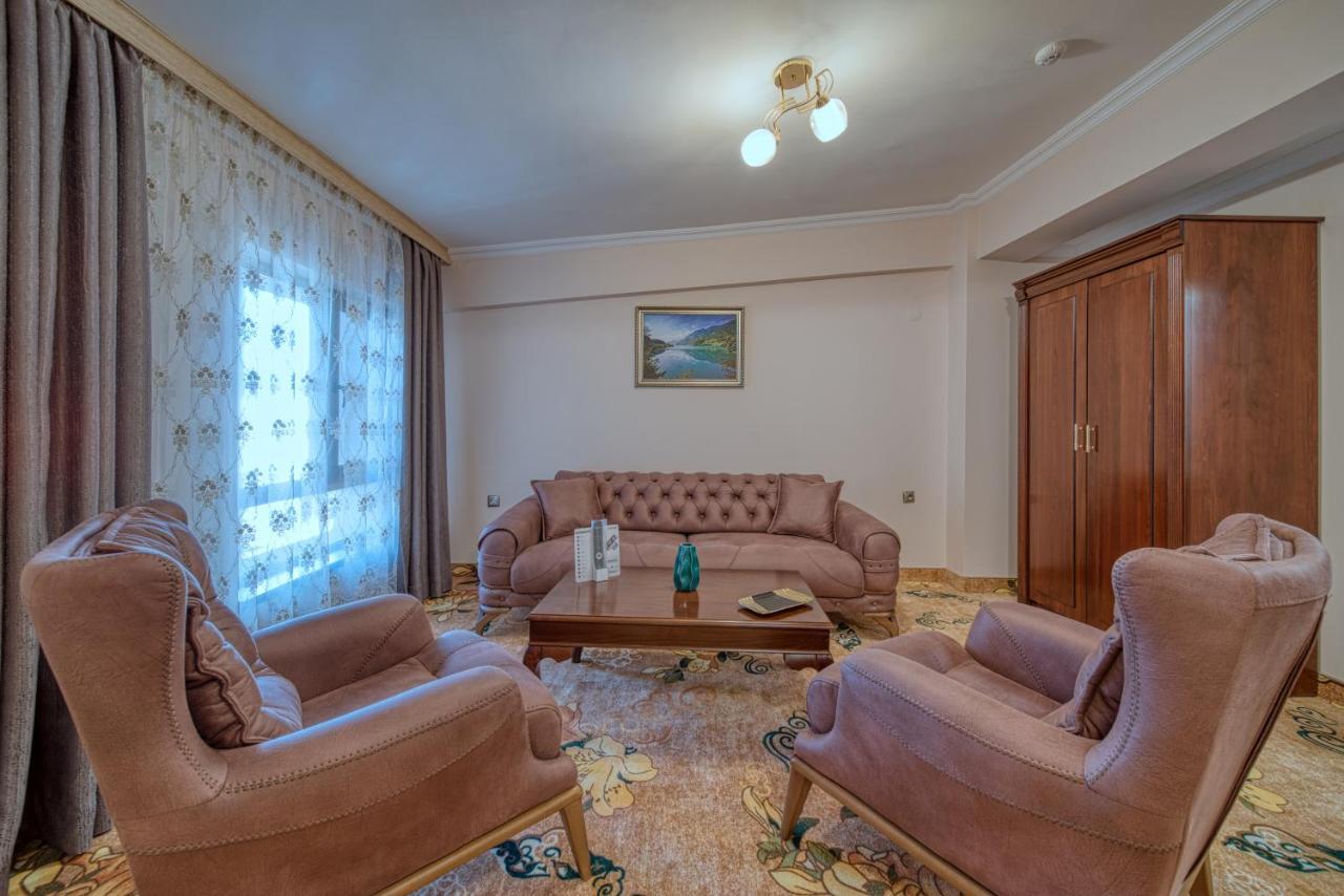 Residence Konstantina Palace 卡赞勒克 外观 照片